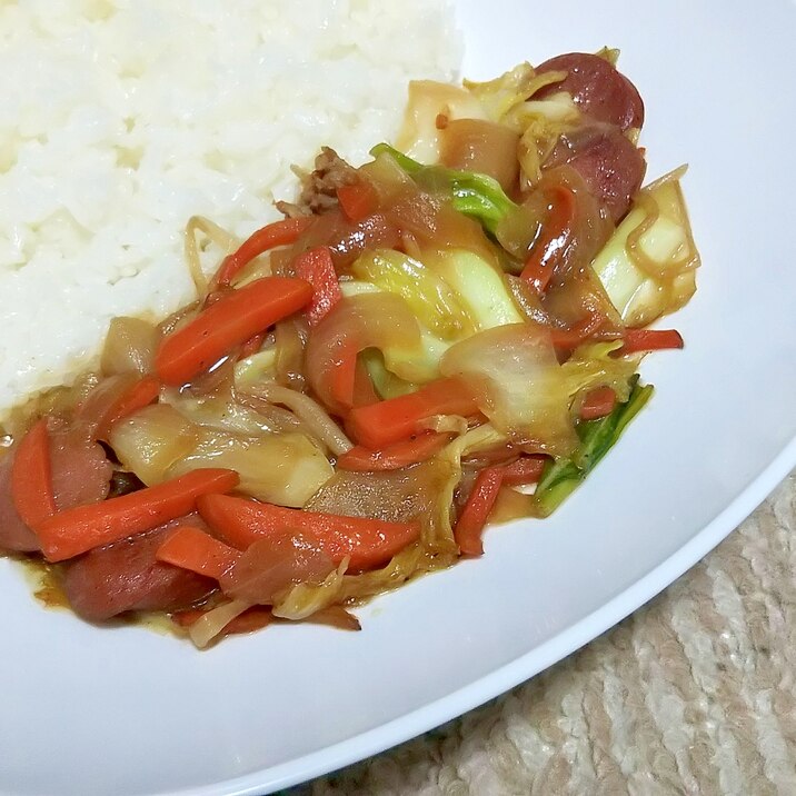 焼き肉のたれで簡単！ウインナーで彩り野菜炒め